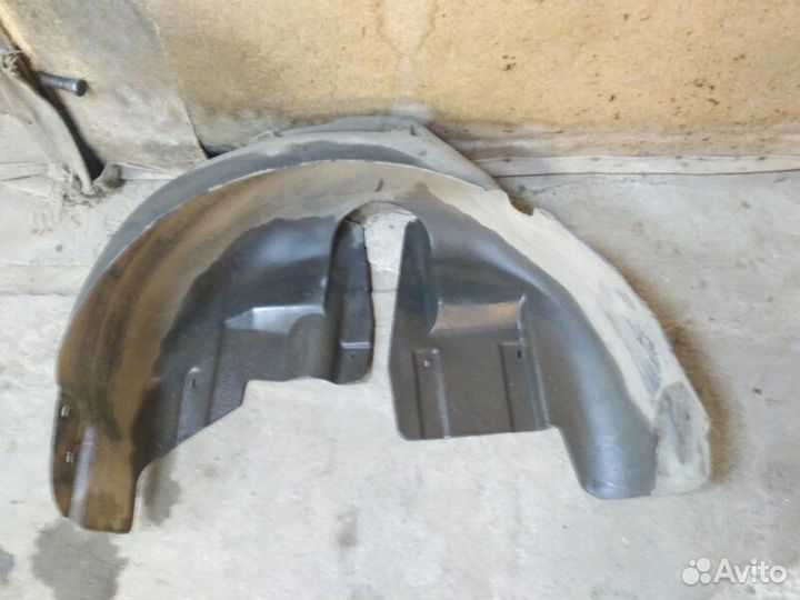 Подкрылок задний левый Volkswagen Passat B5