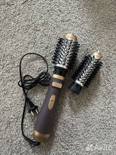 Фен с вращающейся щеткой