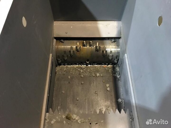 Шредер измельчитель для крупногабаритного пластика