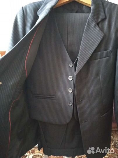 Школьный костюм