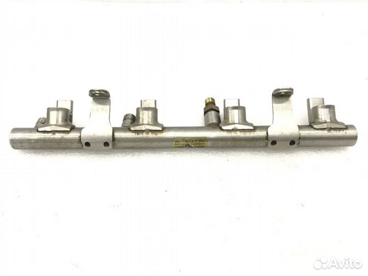 Топливная рейка передняя правая Audi A8 D3 BVJ
