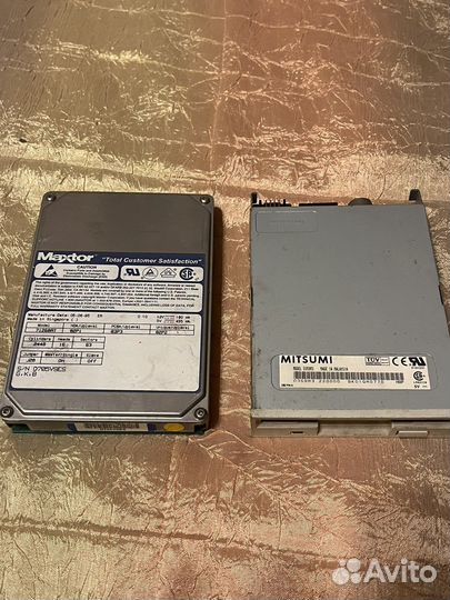Maxtor жесткий диск + Mitsumi флоппи дисковод