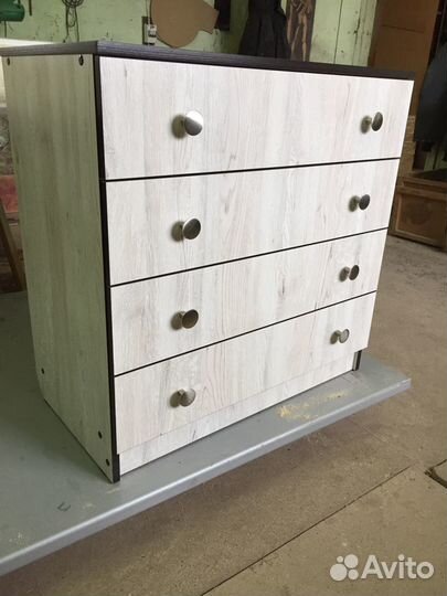 Кухни шкафы столы кровати комоды прихожие