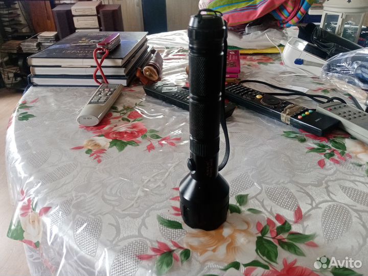 Фонарик светодиодный аккумуляторный