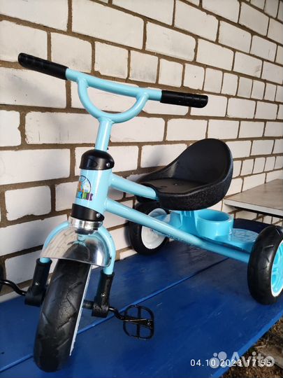 Детский трехколесный велосипед