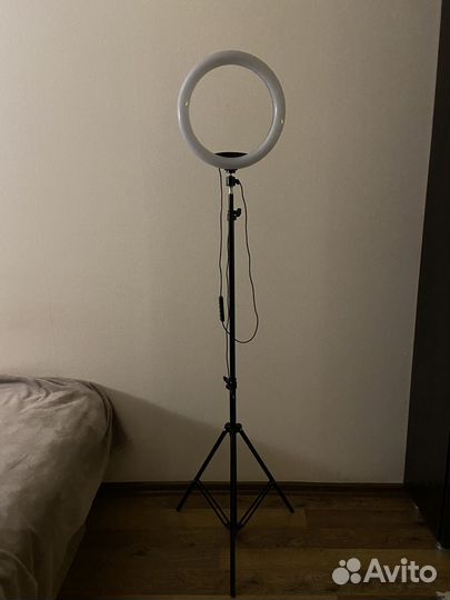 Кольцевая лампа 26 см