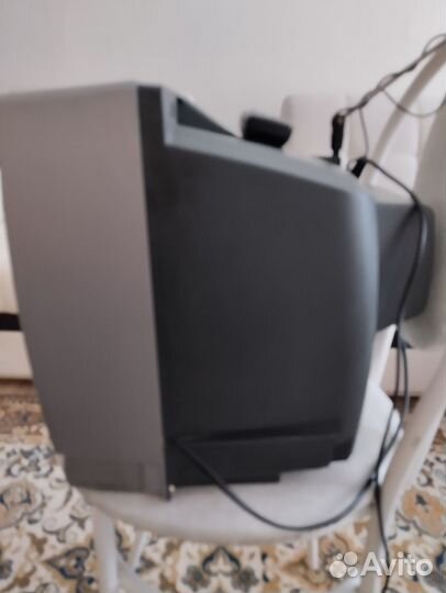 Телевизор JVC в комплекте с кронштейном