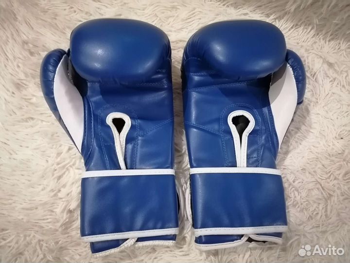 Боксерские перчатки 10 oz + Защита для ног