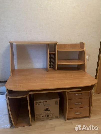 Компьютерный стол