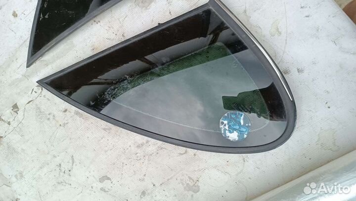 Стекло глухое задние Vectra b седан