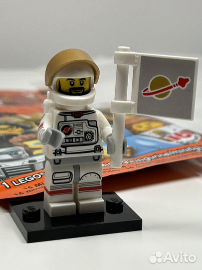 Lego минифигурки серия 15 Астронавт