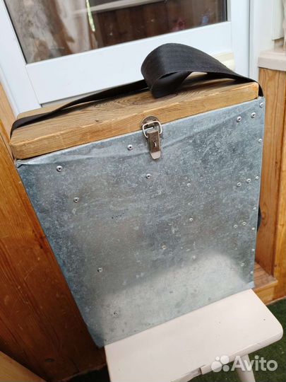 Удочки для зимней рыбалки с ящиком