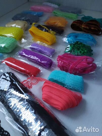 Ленты и кружево в ассортименте