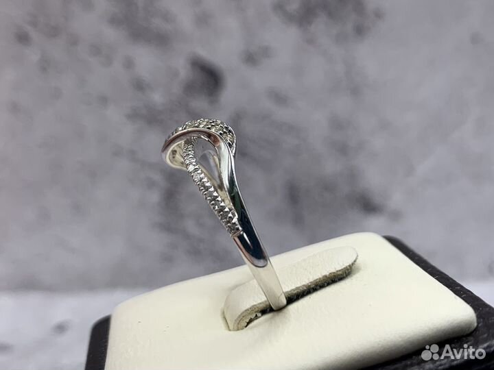 Золотое кольцо с бриллиантами