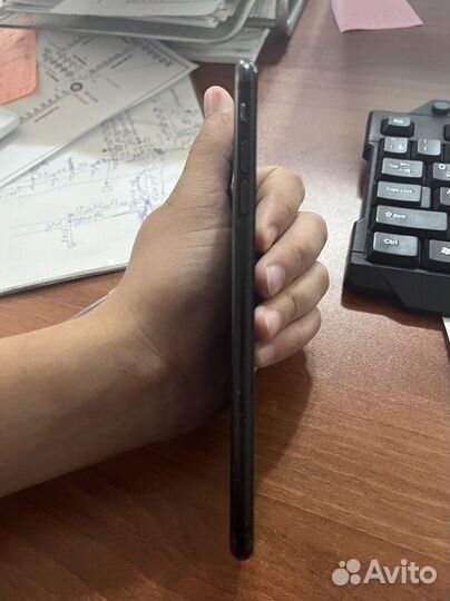 Телефон iPhone 7 plus