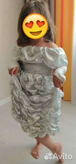 Платье с перчатками