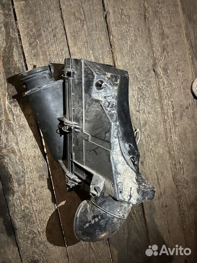 Корпус воздушного фильтра Mercedes-Benz w210 3.2