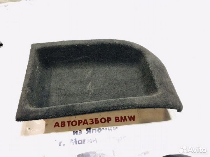 Обшивка багажного отделения правая Bmw X3 E83