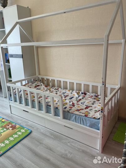 Кровать домик с ящиками и матрасом