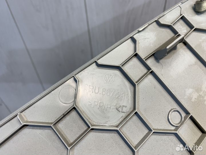 Обшивка стойки задней правой Volkswagen Polo