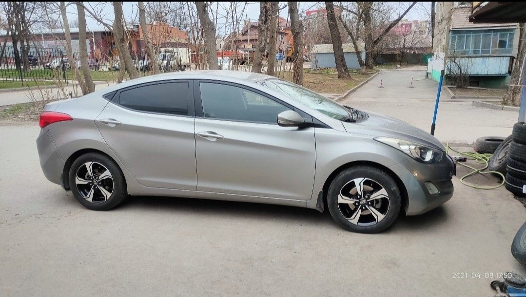 Hyundai Elantra: фото владельца