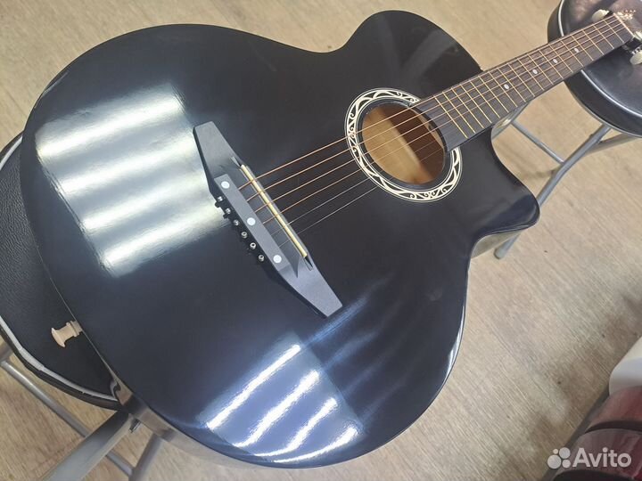Гитара акустическая чёрная на металлических струн