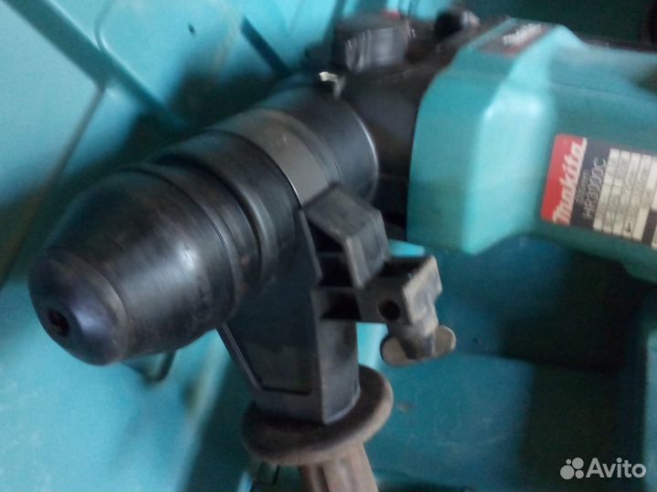 Перфоратор Макита HR3000C