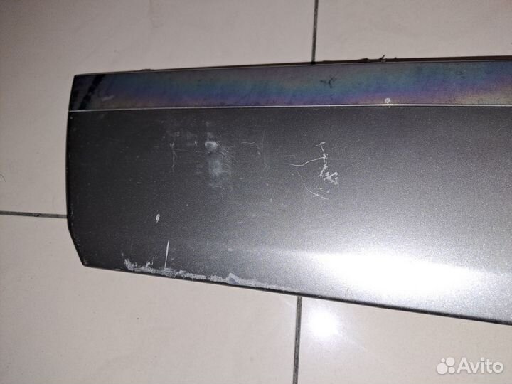 Накладка крышки багажника Субару Форестер SG 2006г