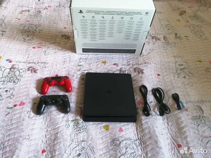Sony PS4 slim 1tb + 2 геймпада