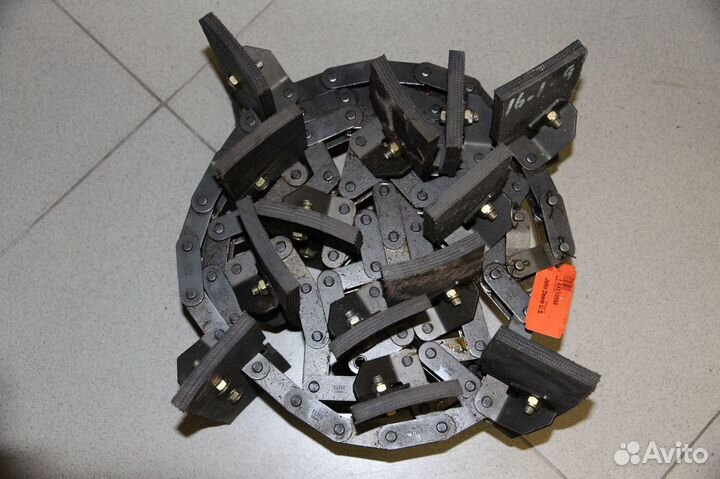 AXE 10556 цепь колосового элев.джон дир john deere