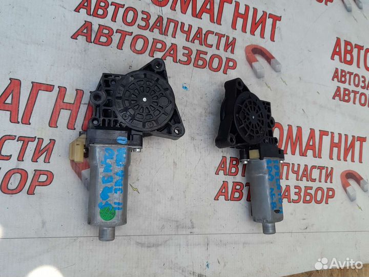 Моторчик стеклоподьемника задний Киа Соренто 2 хм