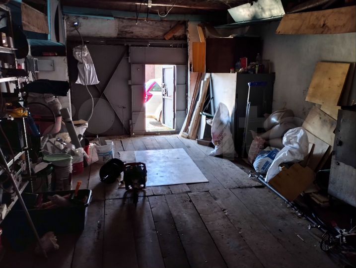 Гараж, > 30 м²