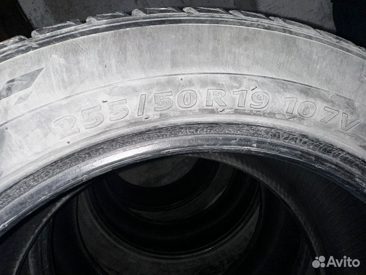 Kumho Crugen Premium KL33 255/50 R19