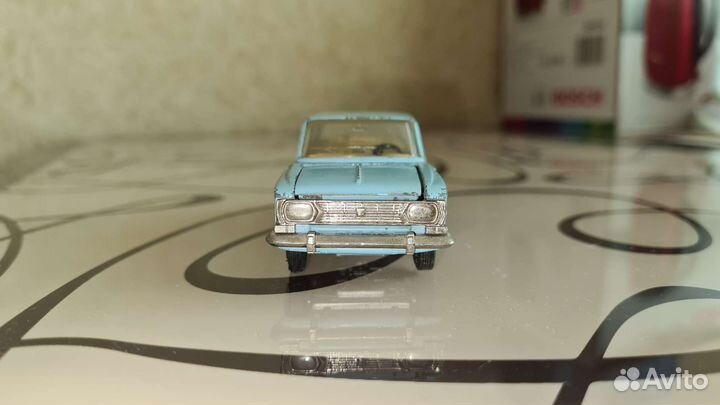Модель 1:43 Москвич-427