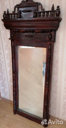 Старинное зеркало
