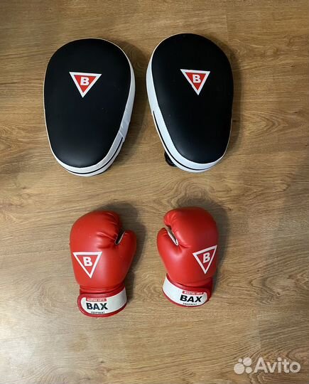 Боксерские перчатки детские и лапы