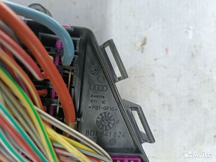 Блок предохранителей Volkswagen Jetta