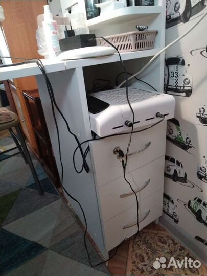 Маникюрный стол складной