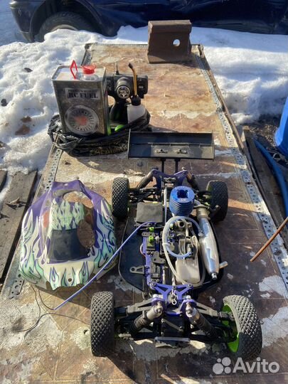 Бензиновая машинка на радиоуправлении