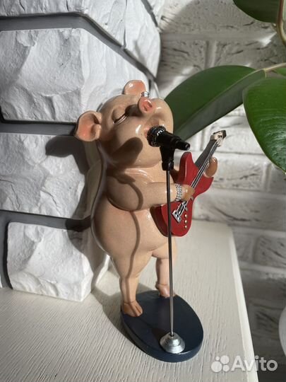 Статуэтка свинья