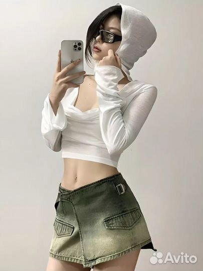 Кроп топ y2k с копюшоном и длинными рукавами