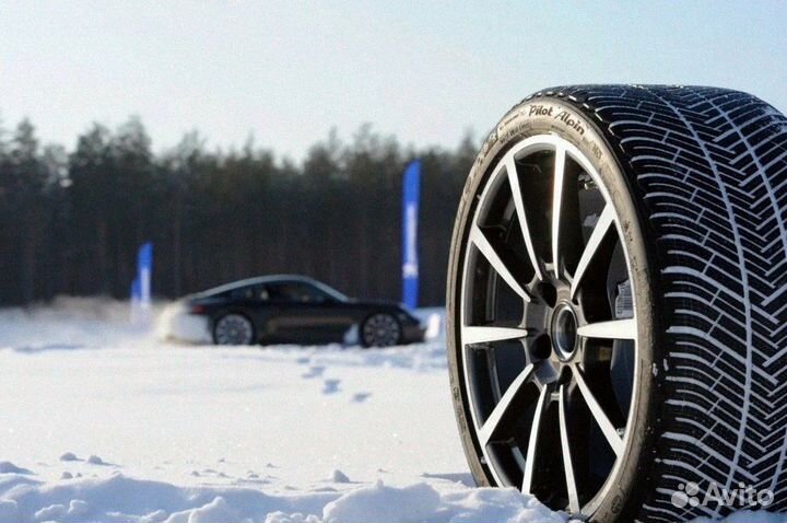 Bridgestone Blizzak Spike-02 235/65 R17