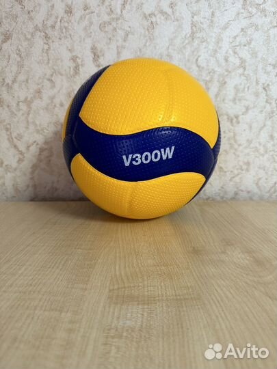 Волейбольный мяч mikasa v300w