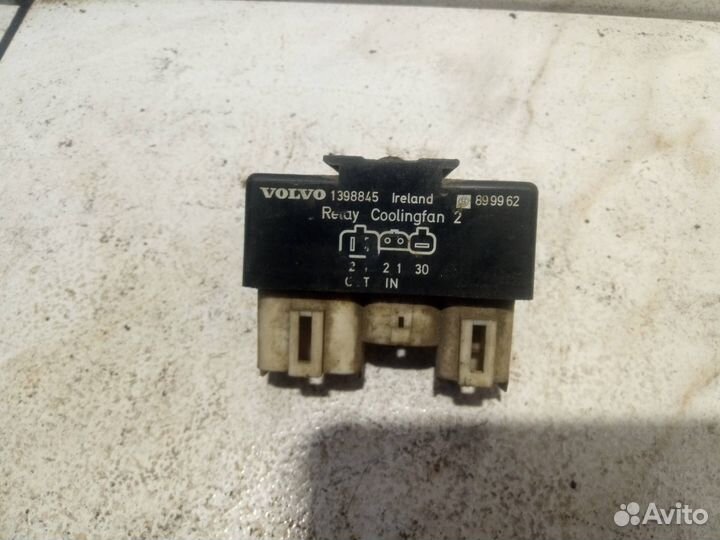 Реле электровентилятора Volvo 850 1993 1398845