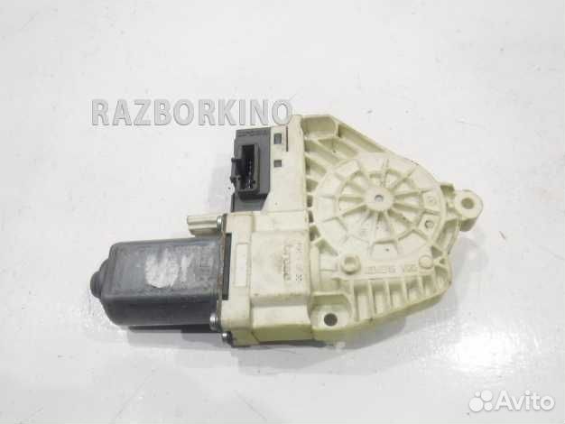 Моторчик переднего правого стеклоподъемника