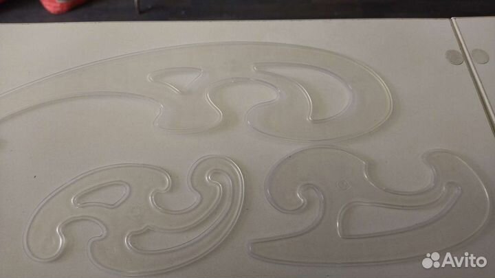 Трафареты букв, лекала, боксы для скрепок, брелки