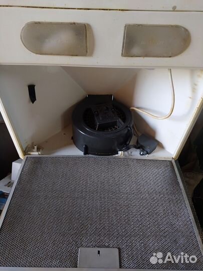 Газовая плита и вытяжка