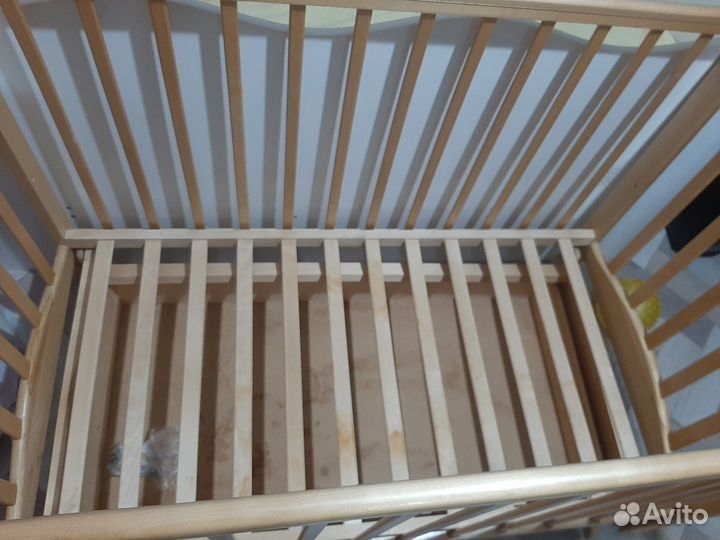 Детская кроватка с маятником и с ящиком