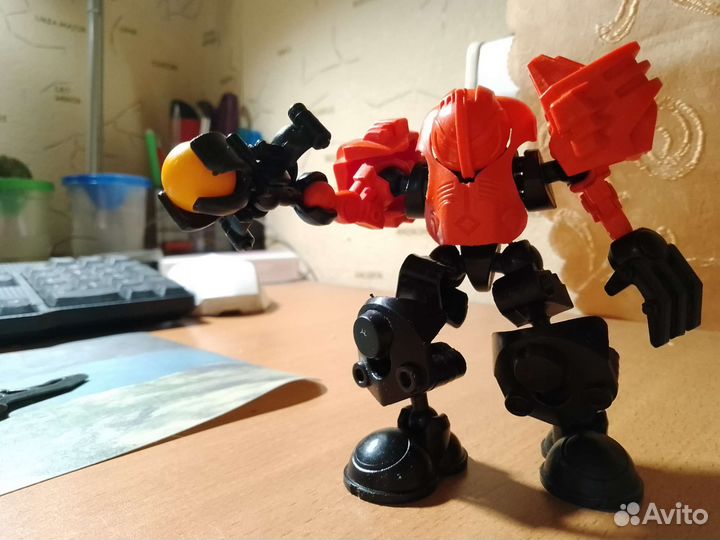 Робот(игрушка)