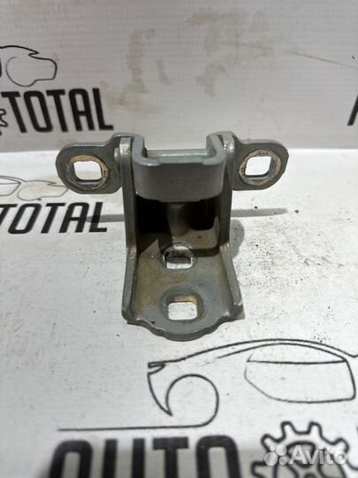 Петля двери верхняя задняя правая Renault Megane 2